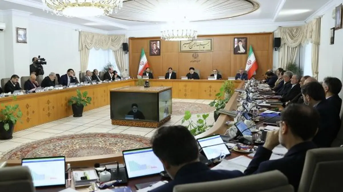 سوداگری سودجویان در بازار قاچاق ارز، باعث اختلال در روند کاهشی نرخ تورم نشود