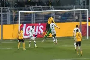 ویدئو: خلاصه بازی دورتموند ۲-۰ آتلانتا ویدئو: خلاصه بازی دورتموند ۲-۰ آتلانتا
