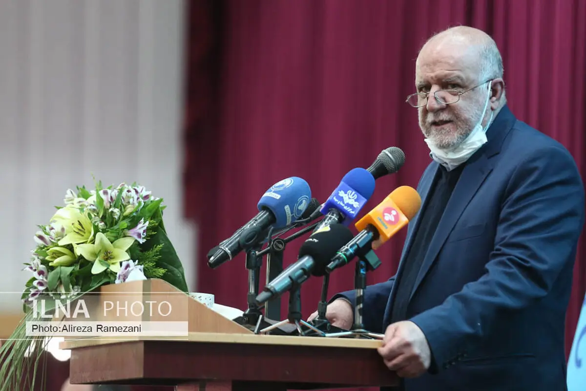 ارزش ۳۳ میلیارد دلاری محصولات پتروشیمی؛ تا ۱۴۰۴/ تضمین خوراک و کاهش سود تسهیلات برنامه دولت برای توسعه پایین دست