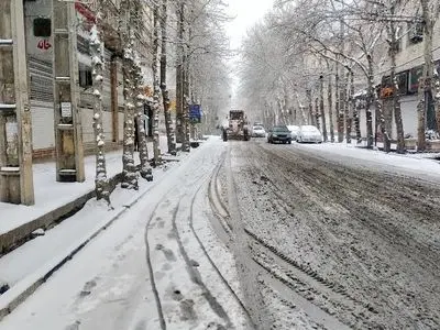 بارش برف کرمانشاه را سفیدپوش کرد