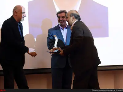 مدیر تولید، مادر و کارگردان، پدر یک فیلم است