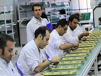 تجمع کارگران کنتورسازی همزمان با ورود نوبخت به قزوین+فیلم