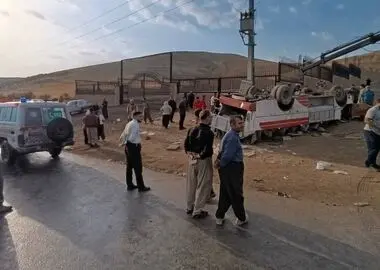 واژگونی مینی‌بوس کارگران فصلی پیرانشهر/ ۱ کشته و ۲۷ مصدوم