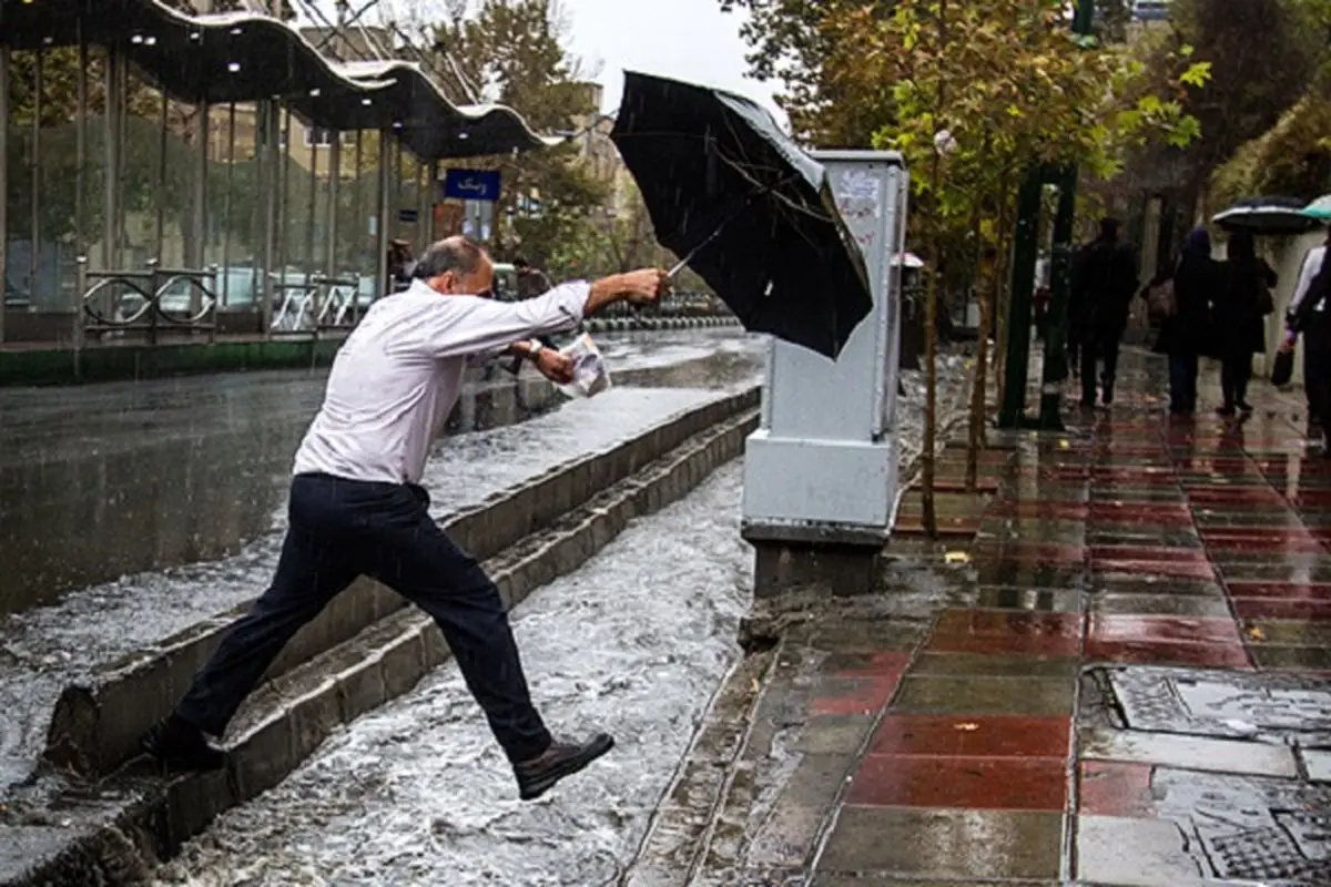 وزش باد شدید و بارش پراکنده باران در استان تهران