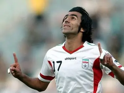 حرکات عجیب وجنجالی دهنوی در بازی گسترش-صبا