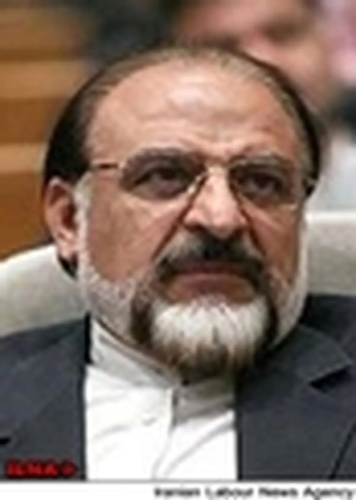 با مساله کاهش سن زنان سرپرست خانوار رو به رو هستیم