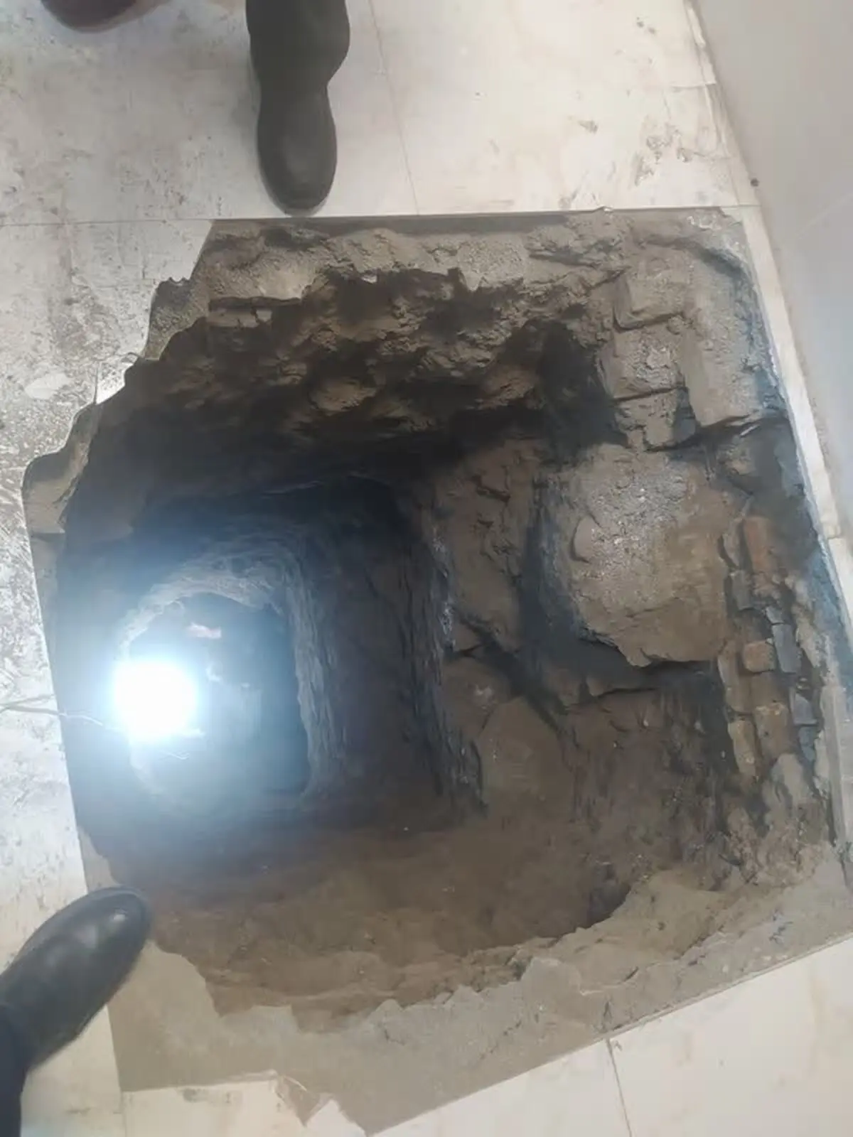 کشف ۲۰ شیء تاریخی مربوط به دوران سلجوقی و ایلخانی در همدان