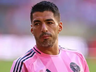 محرومیت جدید برای سوارز به دلیل پرتاب آب دهان به حریف!
