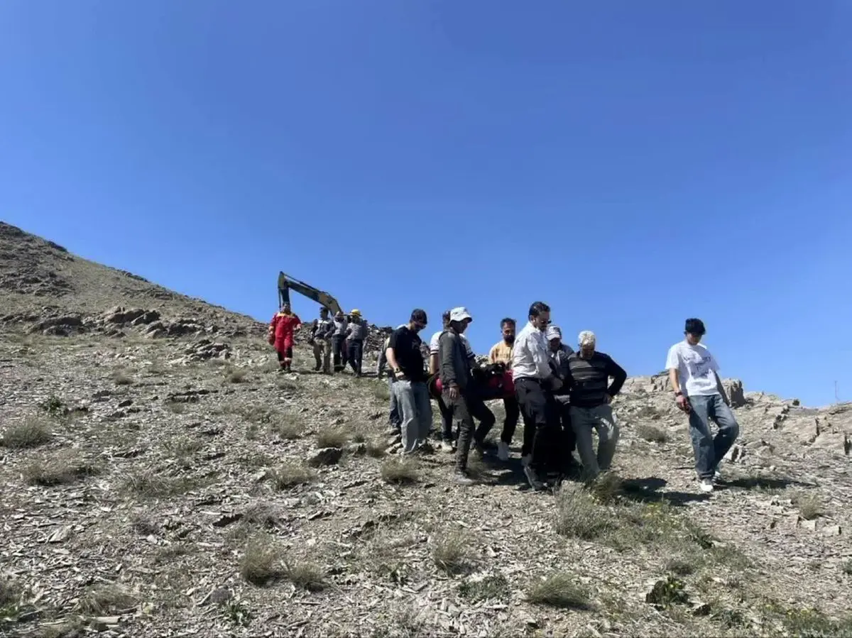 سقوط ناگهانی کارگر معدن شن و ماسه در چاه ۴ متری