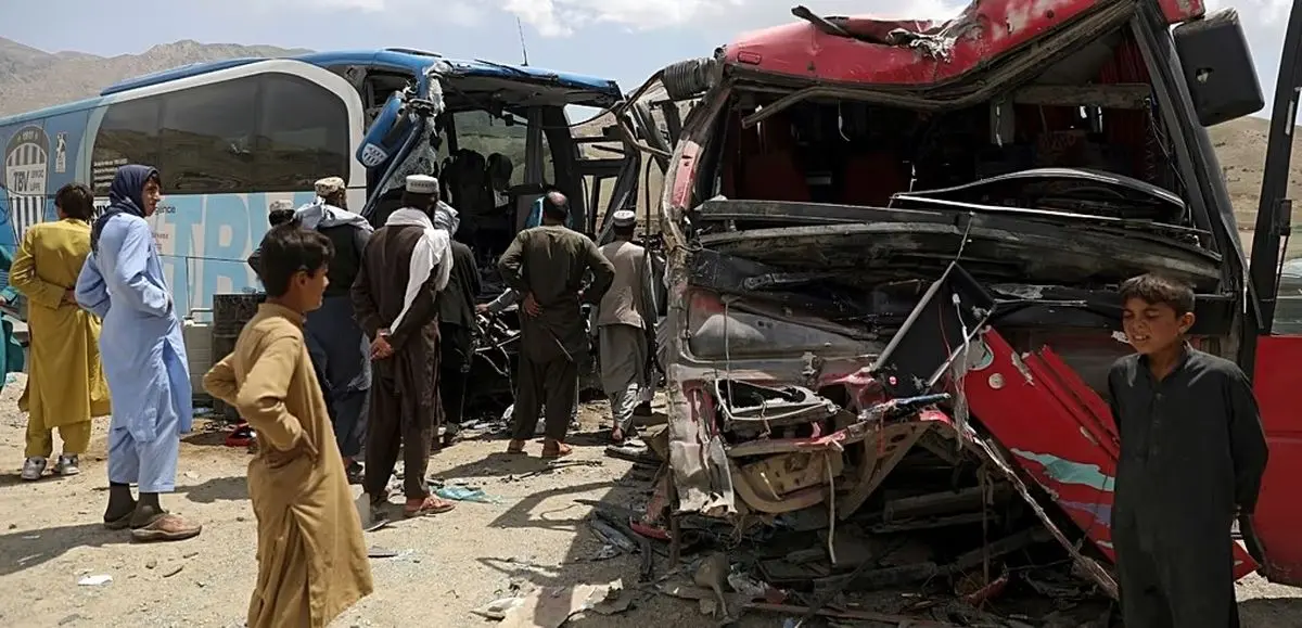 واژگونی کامیون حامل پناهجویان در افغانستان ۱۸ کشته بر جای گذاشت