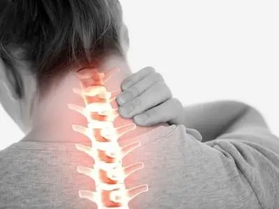 با رعایت این نکات ساده، از کمردرد و گردن‌درد هنگام خواب پیشگیری کنید