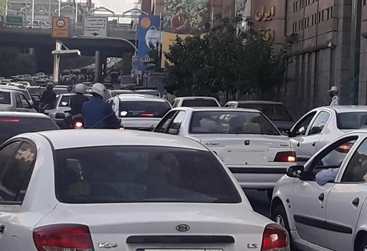 ترافیک سنگین در معابر اصلی و بزرگراهی شهر تهران