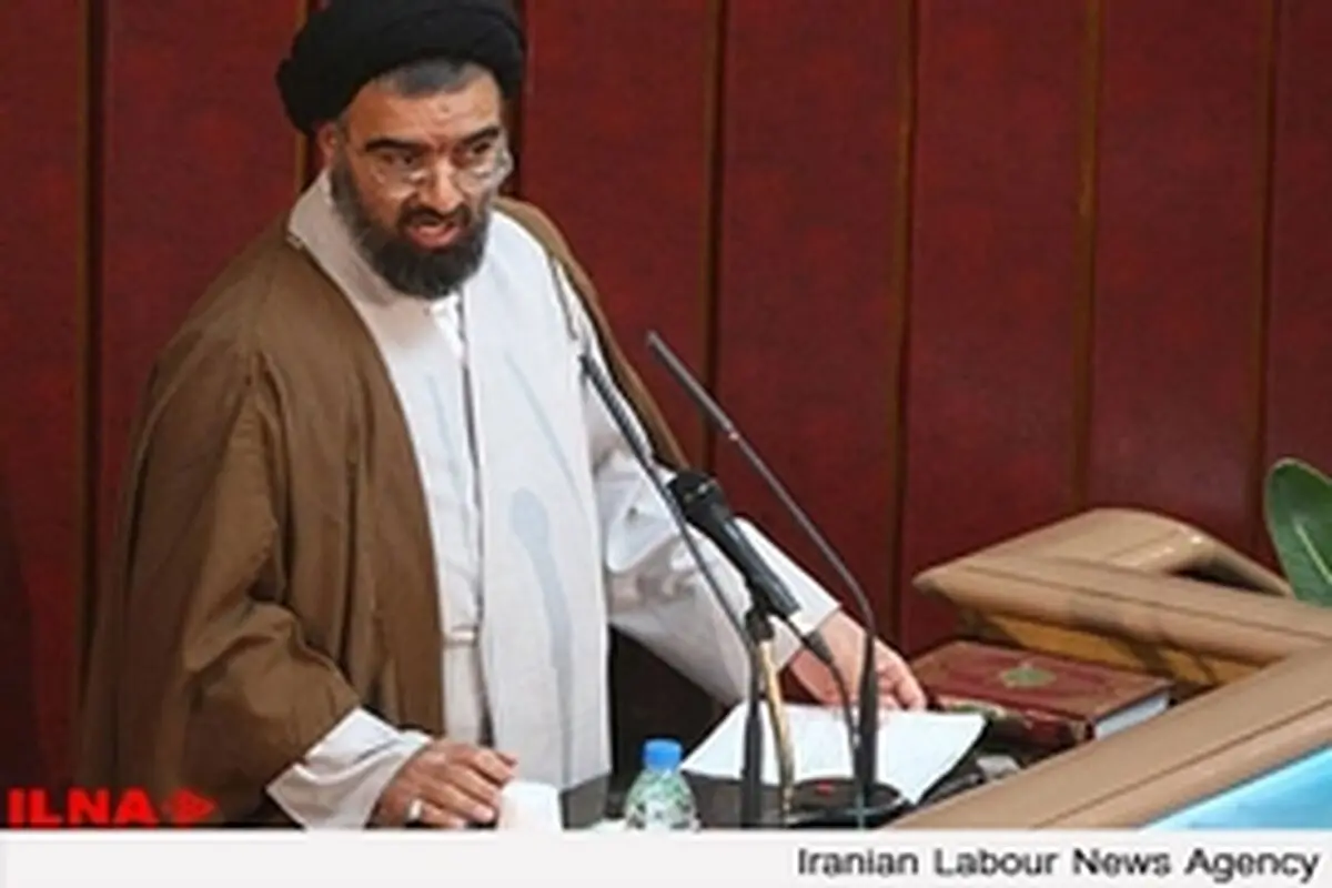 بی‌سوادی برخی مداحان، آسیب مجالس عزاست / قوه قضائیه با مداحان هتاک برخورد کند