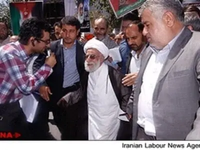 اختلافات ما با هم داخلی‌ست / درمورد سیاست‌های ظالمانه خارجی فقط یک کلمه می‌گوییم