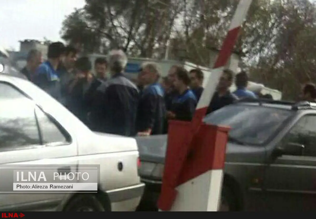 تجمع کارگران شاغل و بازنشسته بلبرینگ سازی تبریز در مقابل کارخانه