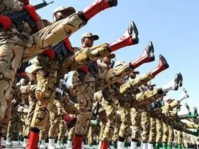 ایران: بدء الاستعراض العسکری للجیش فی مختلف انحاء البلاد 