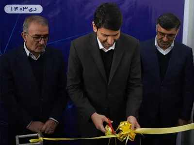 وزیر ارتباطات فیبرنوری ایرانسل در کهگیلویه و بویراحمد را افتتاح کرد
