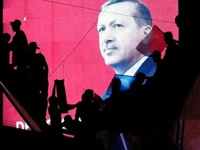 Turkey widens post-coup purge, demands Washington hand over cleric