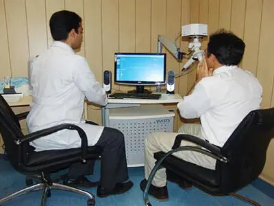 معاینه پزشکی کارگران از بدو استخدام الزامی است