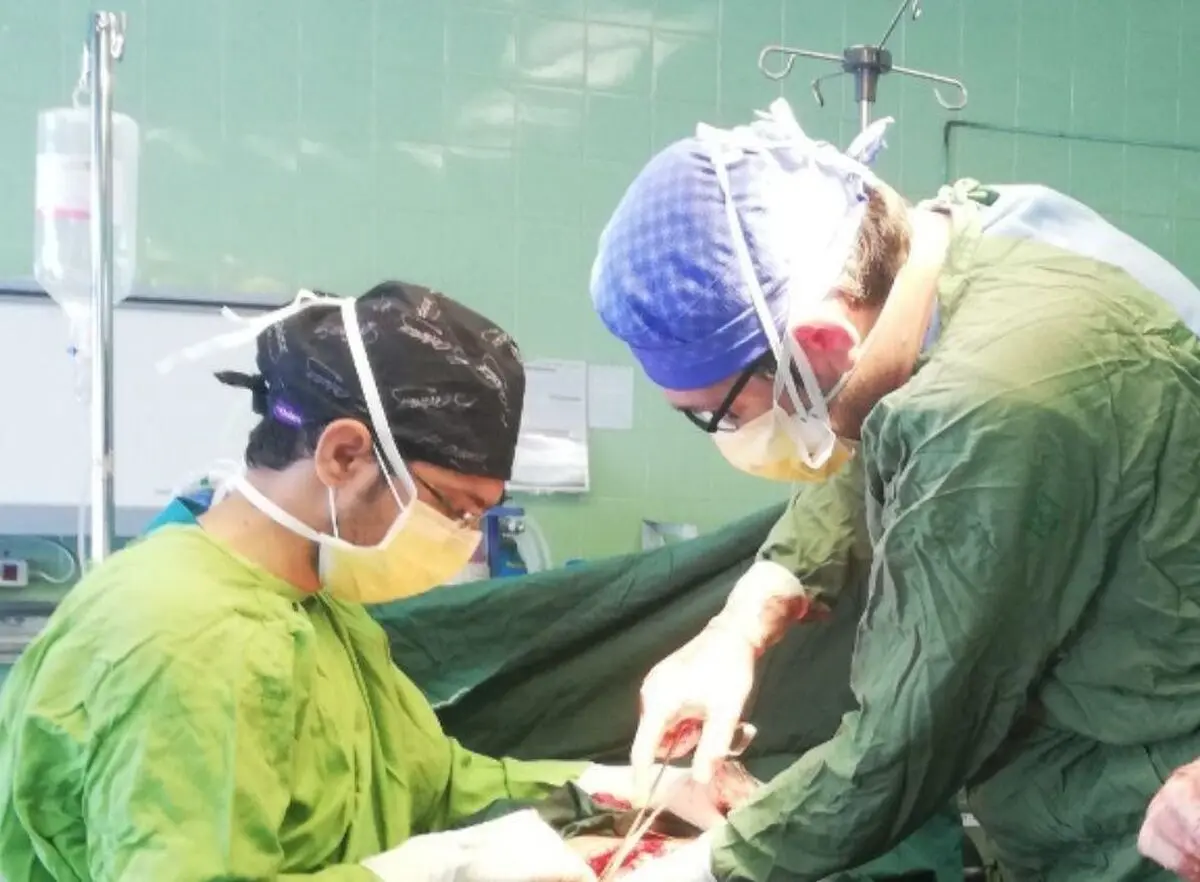 نجات جوان بردسکنی از مرگ با اقدام به موقع کادر درمان 