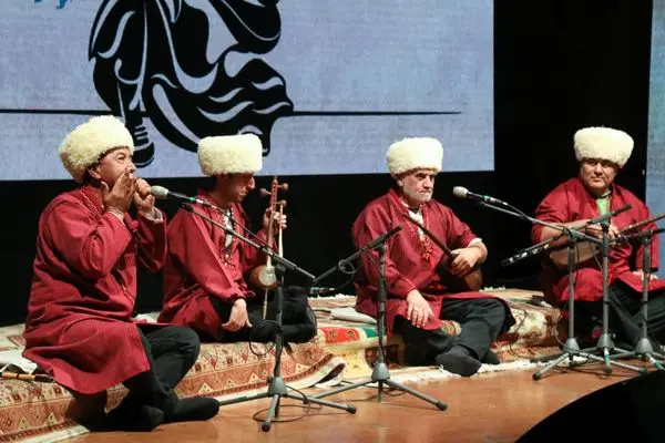 گزارش دومین روز جشنواره موسیقی نواحی/ همبستگی اقوام