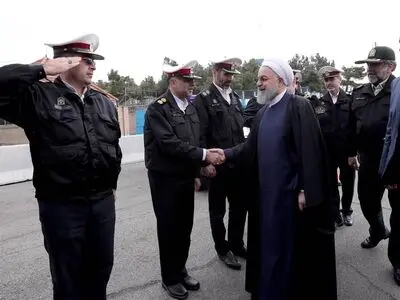 حسن روحانی از پایگاه جاده ای راهور البرز بازدید کرد