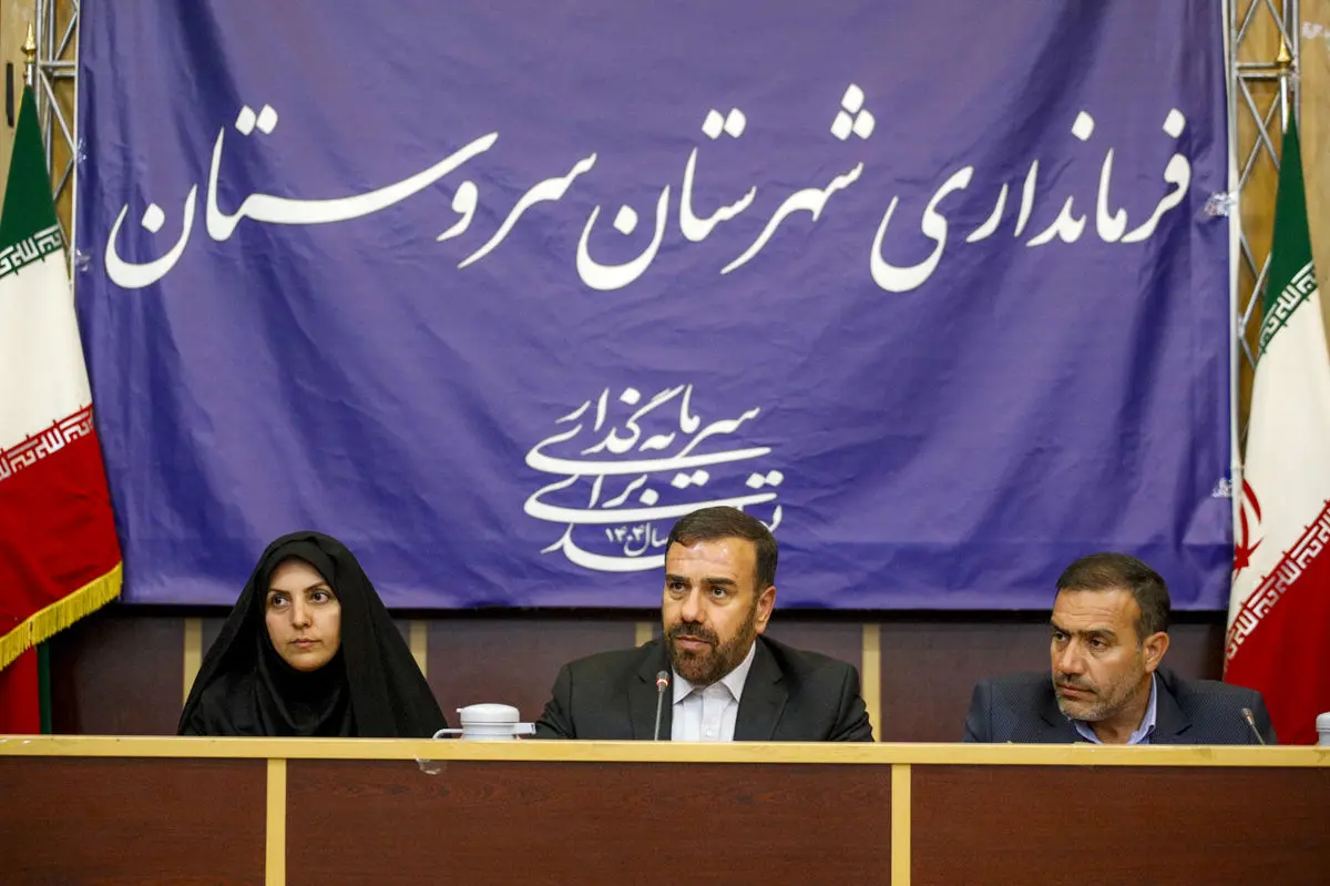 افتتاح هشت خانه مهارت و ۱۴ مصوبه دستاورد سفر استاندار فارس به شهرستان سروستان