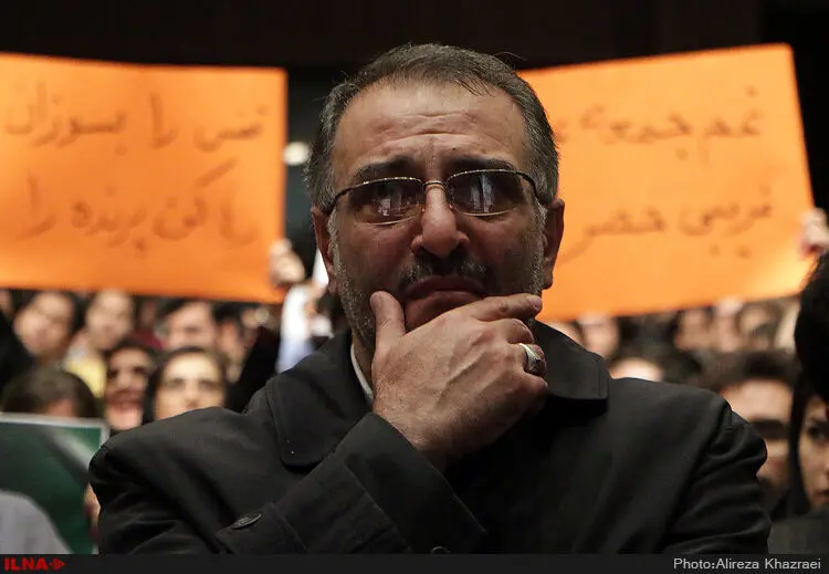 دانشجویان خاتمی را تشویق کردند/ اخلال‌گران به بیرون هدایت شدند +عکس