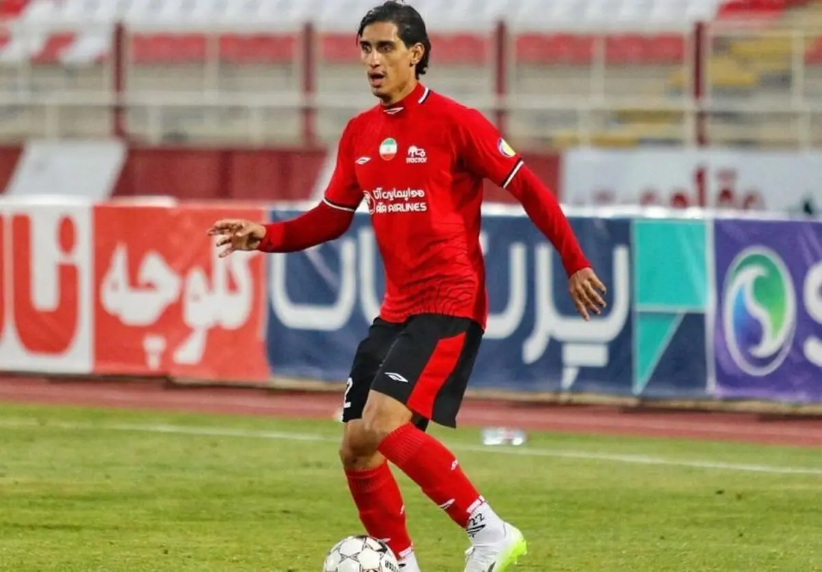 محمد نادری با تراکتور تمدید کرد 
