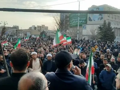 ارومیه یکپارچه عزا و ماتم شد/ پرچم عزا در میدان انقلاب به اهتزاز در آمد