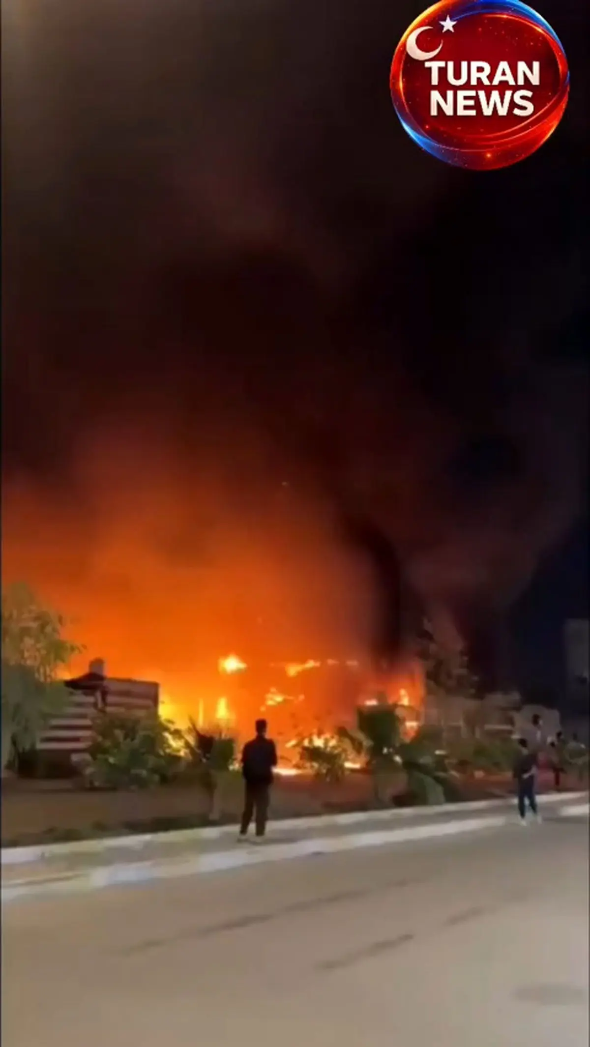 تصاویری از آتش‌سوزی گسترده در دیمونا + فیلم