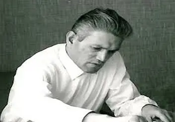 برای خانواده شهید رجایی درخواست صبر می‌کردم/ «عالی نسب» تاریخ متحرک صنعت ایران است/ مسائل اقتصادی کشور ناعلاج نیست