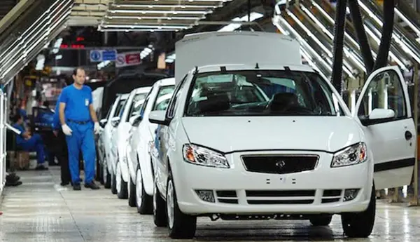 قیمت خودروی داخلی به‌ ناحق به ۳۰۰ میلیون تومان رسیده است
