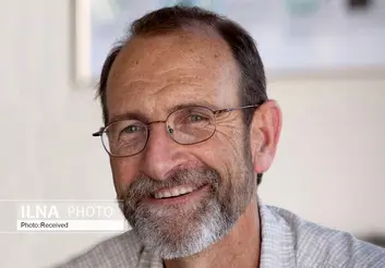 جهان آدمی از اساس اجتماعی است/ ما صرفا جهان را تجربه نمی‌کنیم بلکه به آن معنا می‌دهیم/ فیزیک نمی‌تواند قدم مهمی در رابطه با چیستی واقعیت بردارد