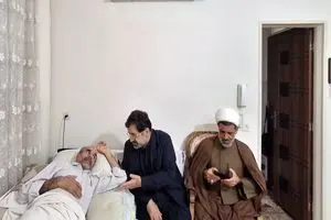 عیادت مقامات از «حسین قزاقی» کارگر مصدوم حادثه تروریستی شهرک صنعتی محمودآباد قم