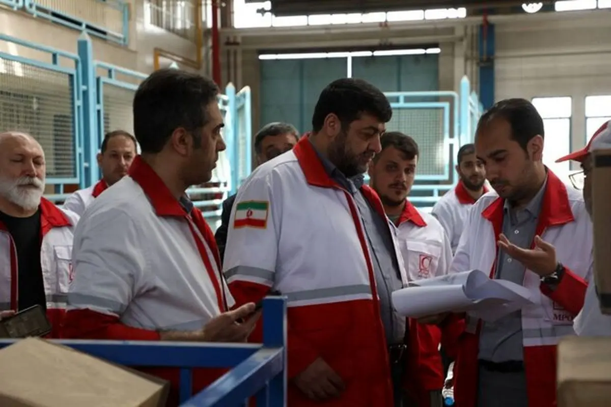 بازدید رئیس جمعیت هلالاحمر از انبارهای امدادی اربعین حسینی