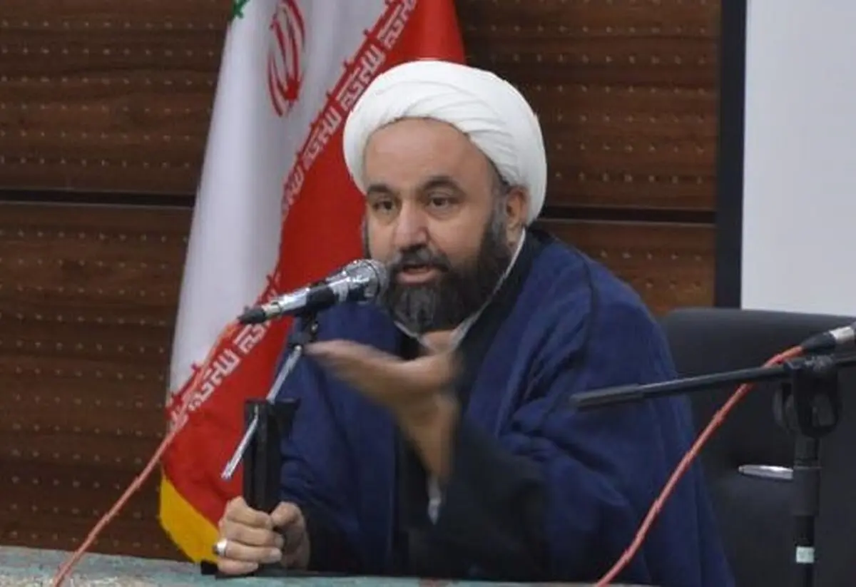 وامدار هیچ شخص وگروهی نیستم