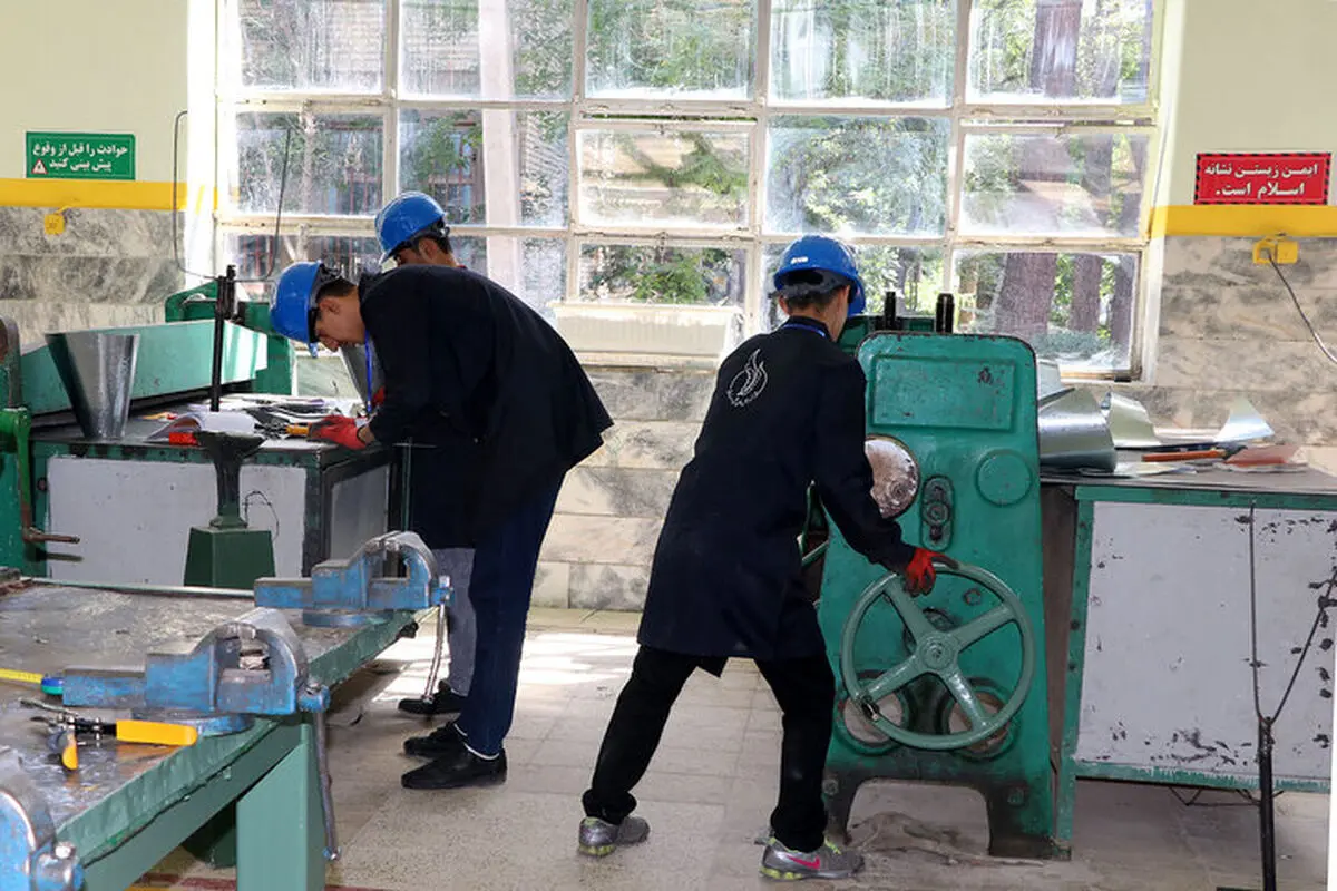 کاهش 51 درصدی شمار کارگران دارای حقوق معوق در مرکزی