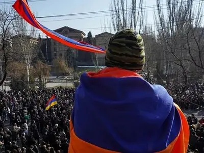 گفت‌وگوی رئیس‌جمهور و نخست‌وزیر ارمنستان با محوریت برگزاری انتخابات زودهنگام
