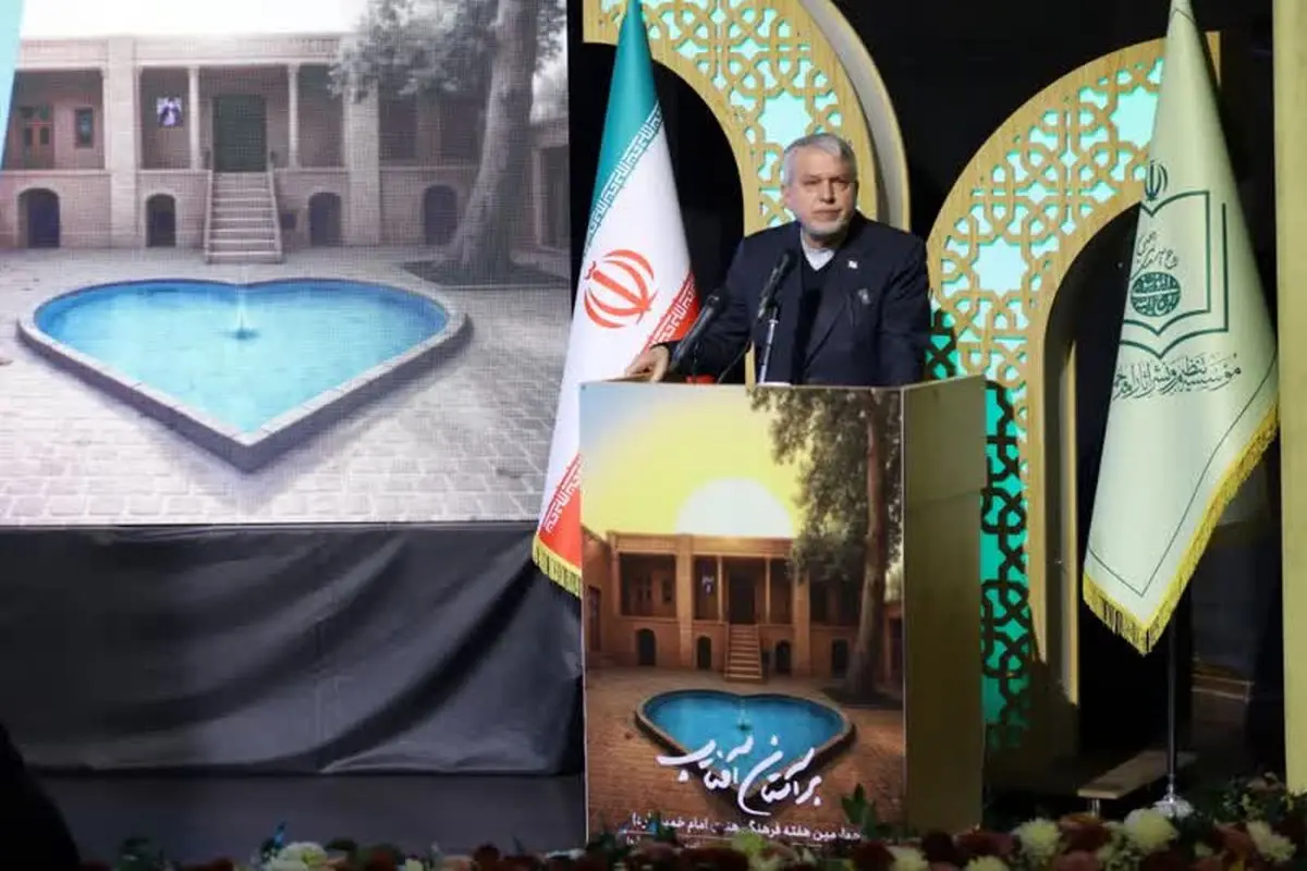 شکاف فرهنگی به دلیل فاصله گرفتن از اندیشه‌های امام خمینی است 