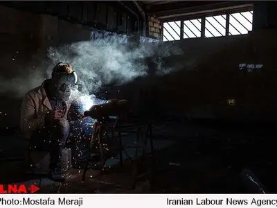 دست و پنجه نرم کردن کارگران با بیماری هلندی/ ۶۰ درصد از کارگران ساختمانی بیکارند