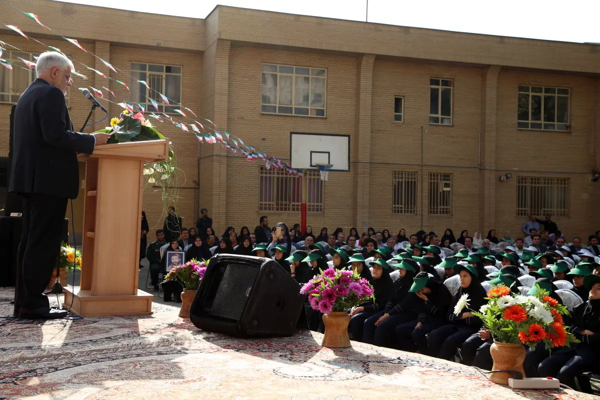 گفت‌وگو علاج جامعه آشفته و پرتنش امروز است/ دانش‌آموزان باید تحمل نظر مخالف را در خود ایجاد کنند