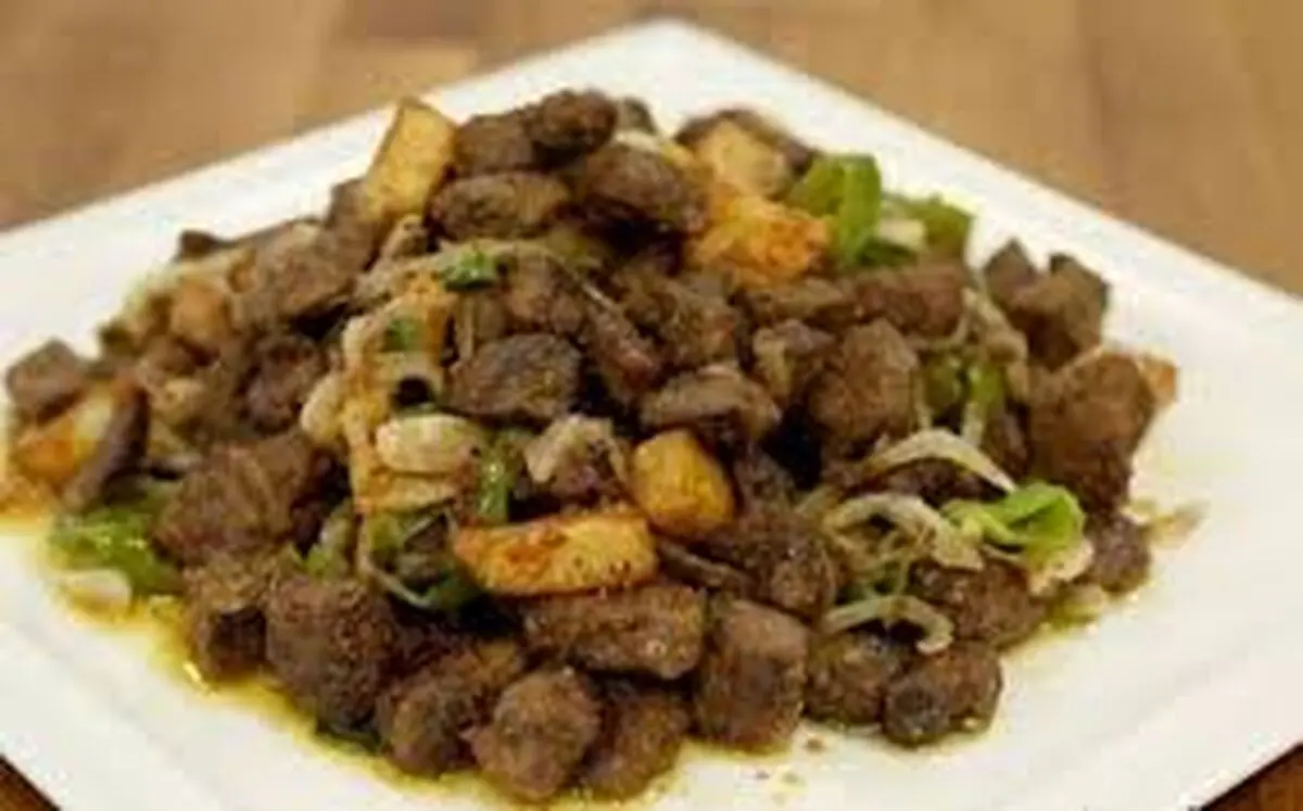 طرز تهیه خوراک جگر مرغ خوشمزه با سیب‌زمینی