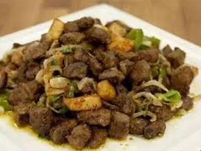 طرز تهیه خوراک جگر مرغ خوشمزه با سیب‌زمینی