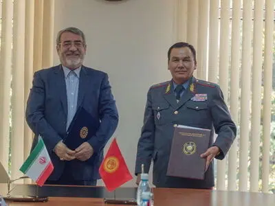 وزیر الداخلیة الایرانی: طهران تنشد السلام والاستقرار للمنطقة کلها