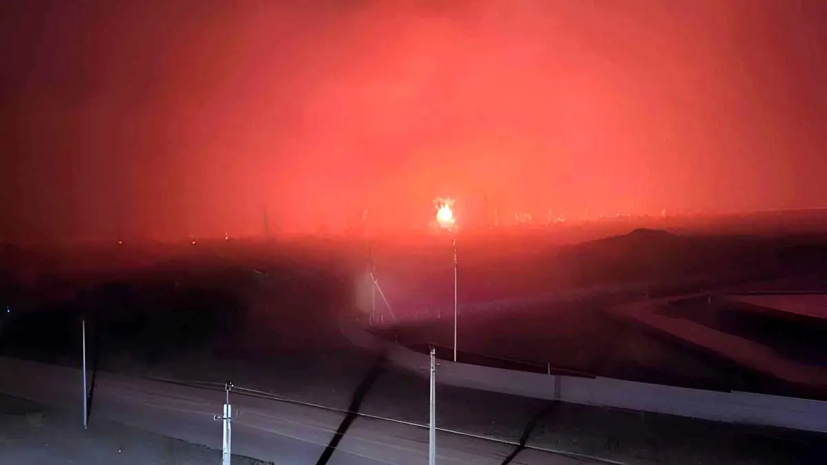 حملات پهپادی گسترده اوکراین به پالایشگاه نفت روسیه در بندر «توآپسه» / آتشسوزی و خسارات سنگین به نفتکش روسی+ ویدیو