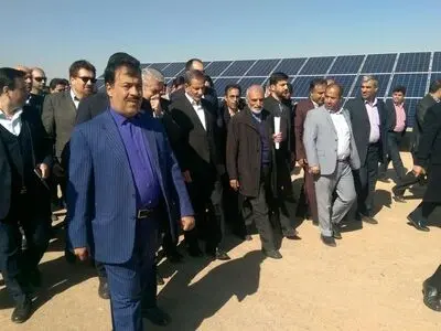 اولین نیروگاه خورشیدی یزد افتتاح شد