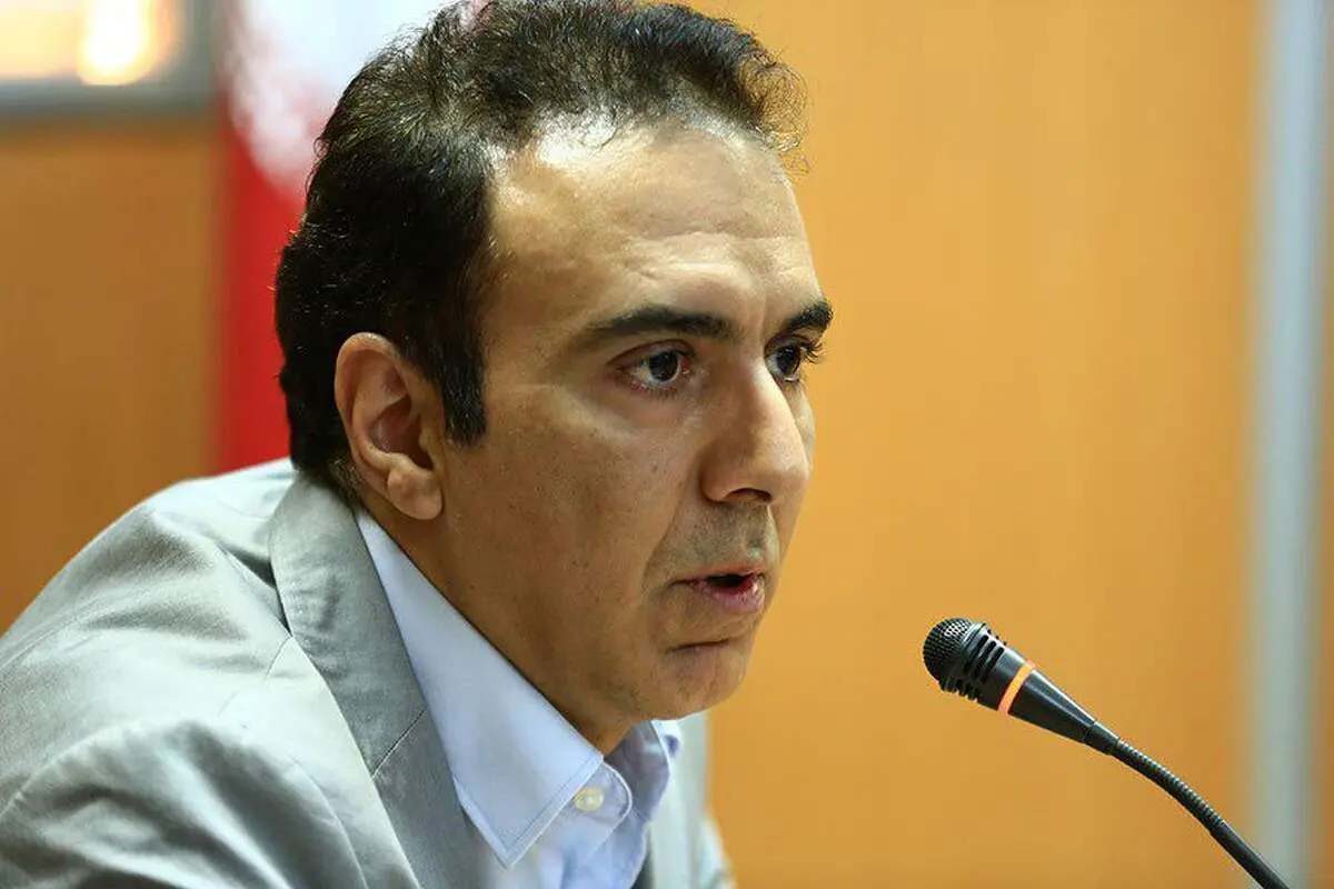 مزدک میرزایی مرتکب اشتباهی استراتژیک شد/ تنها بخش کوچکی از آرشیو صداوسیما در اختیار میرزایی بود/ شرایط برای کار مجری سابق در صورت بازگشت به ایران مهیاست