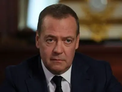 Medvedev Arrives in Tehran to Attend Funeral of Iran’s Martyred Leader