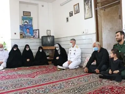 دریادار خانزادی: خون شهدا موجب تبلور روحیه ایثارگری در جامعه می‌شود